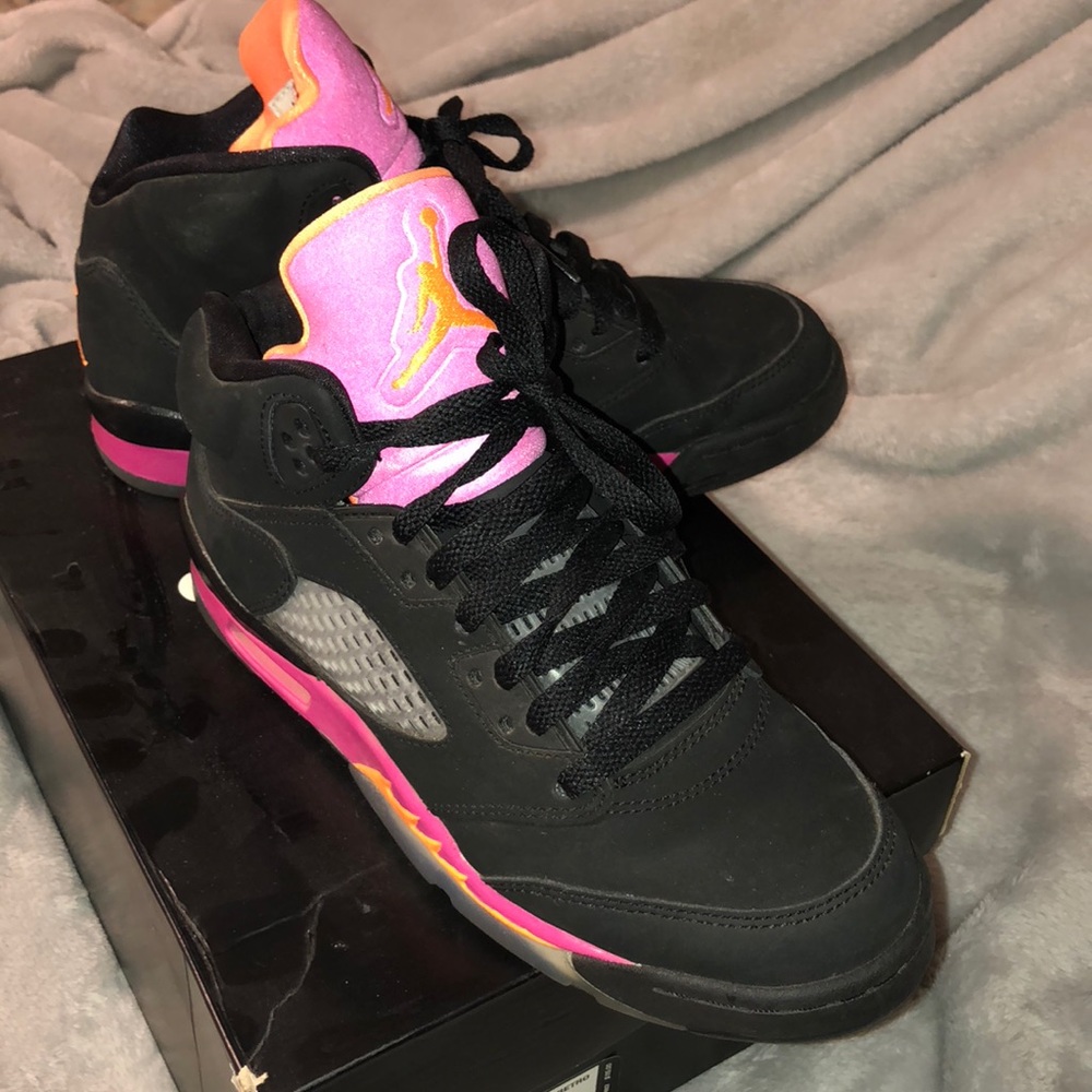 Girls - NIKE Air Jordan Retro - Citrus